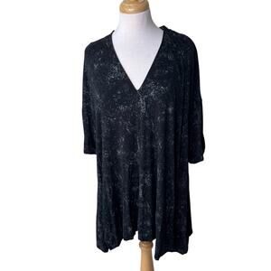 ALEMBIKA Oversized Flowy Black White Short Sleeve V Neck Top Large